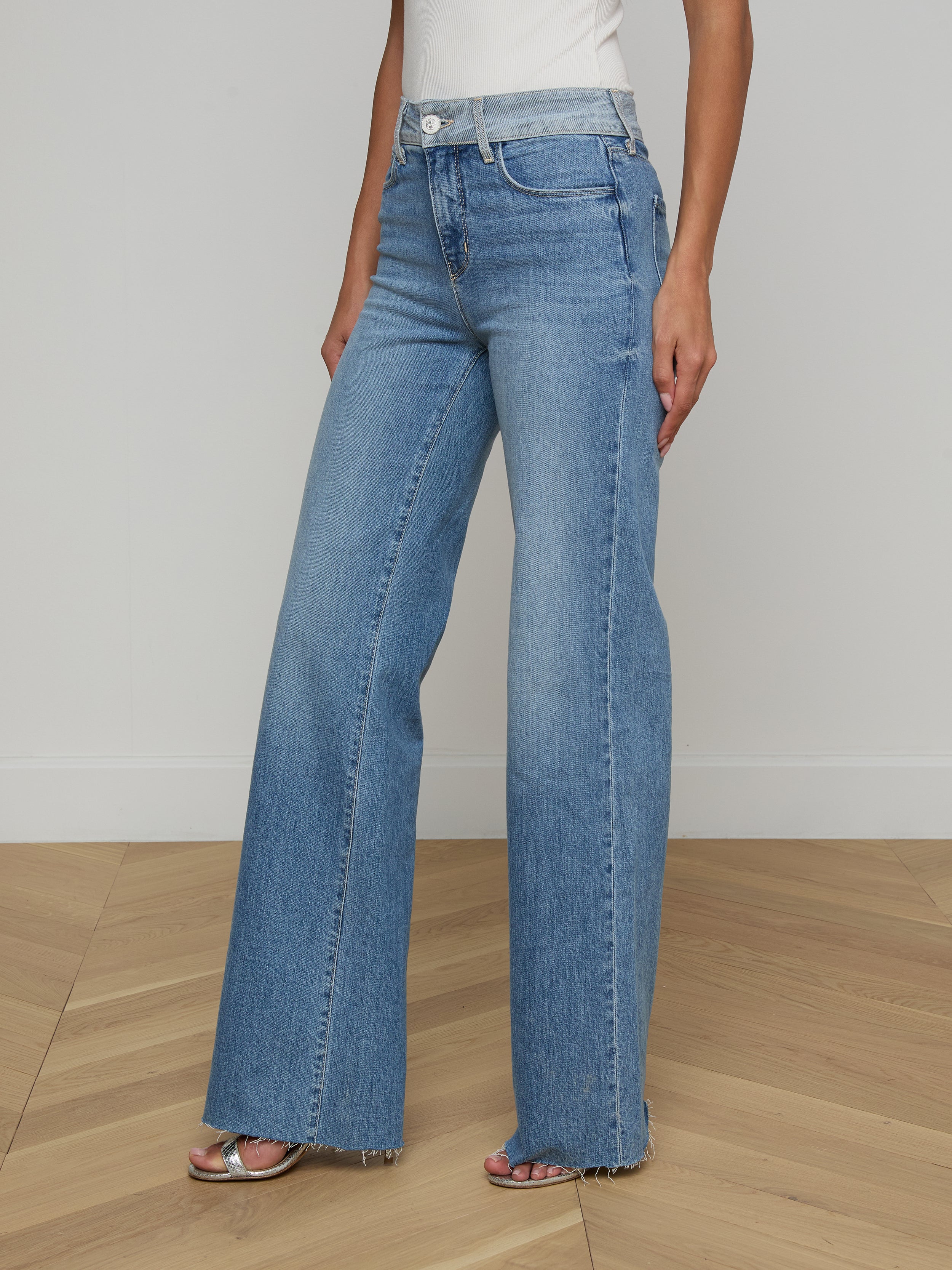 Louane Wide-Leg Flare Jean - Image 4